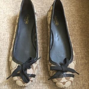 Authentic Coach Cameo flats size 10B